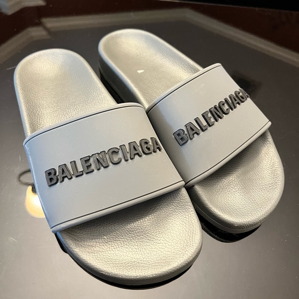 Gray slides